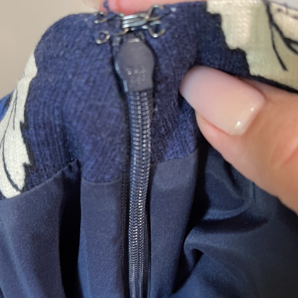 Ann Taylor Skirt, size 6 Petite - Picture 6 of 6